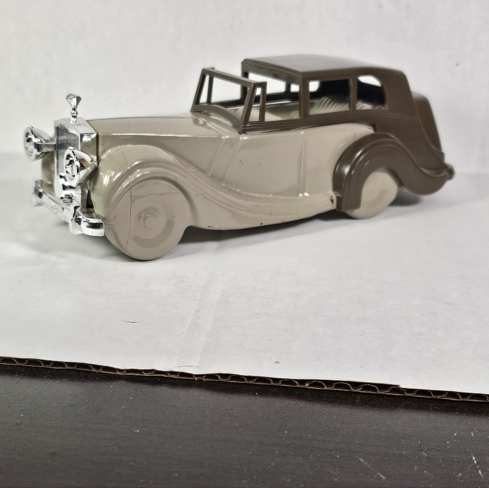 Avon Classic Rolls-Royce Car.  Shaped Bottle.